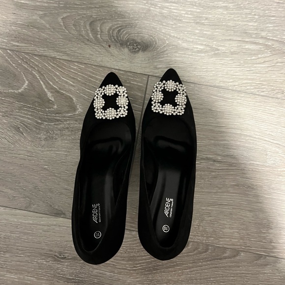 Gorgeous shoes- new ! - Picture 4 of 5